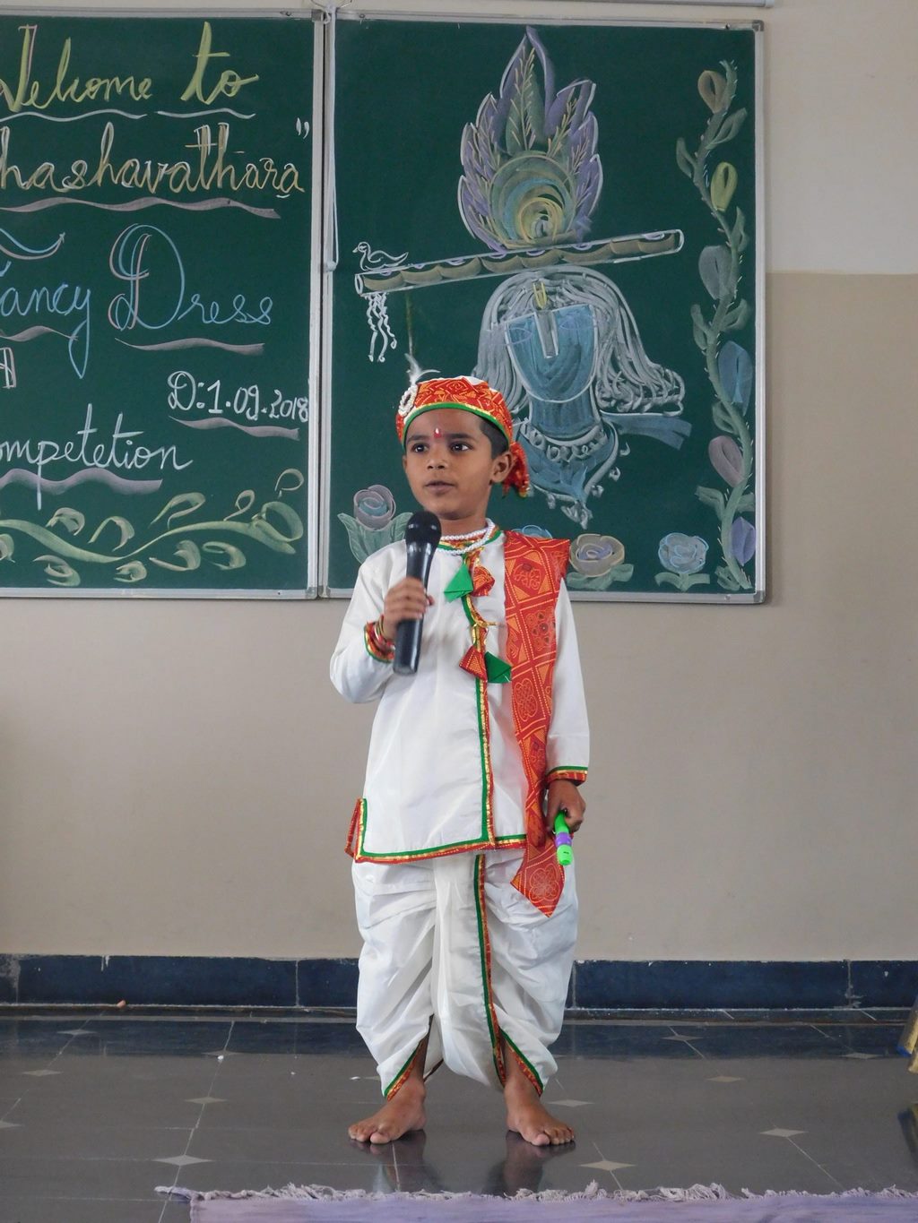 The Rustomjee Cambridge (Thane) Diaries: Jr. Kg - Show and Tell and Dress up  day - National Leaders - 12th August, 2016